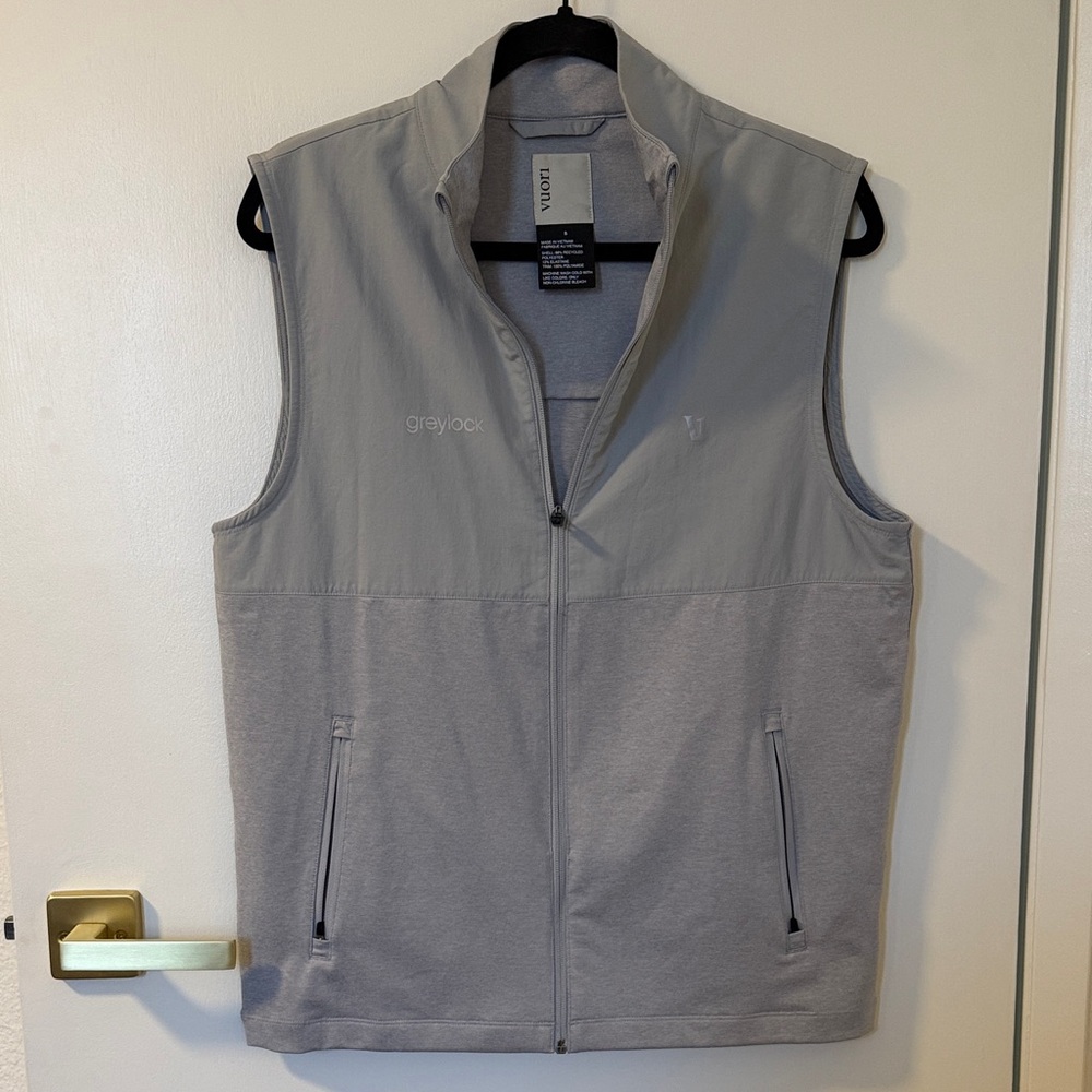 Vuori - Sunday Element Vest in Grey - Size Small